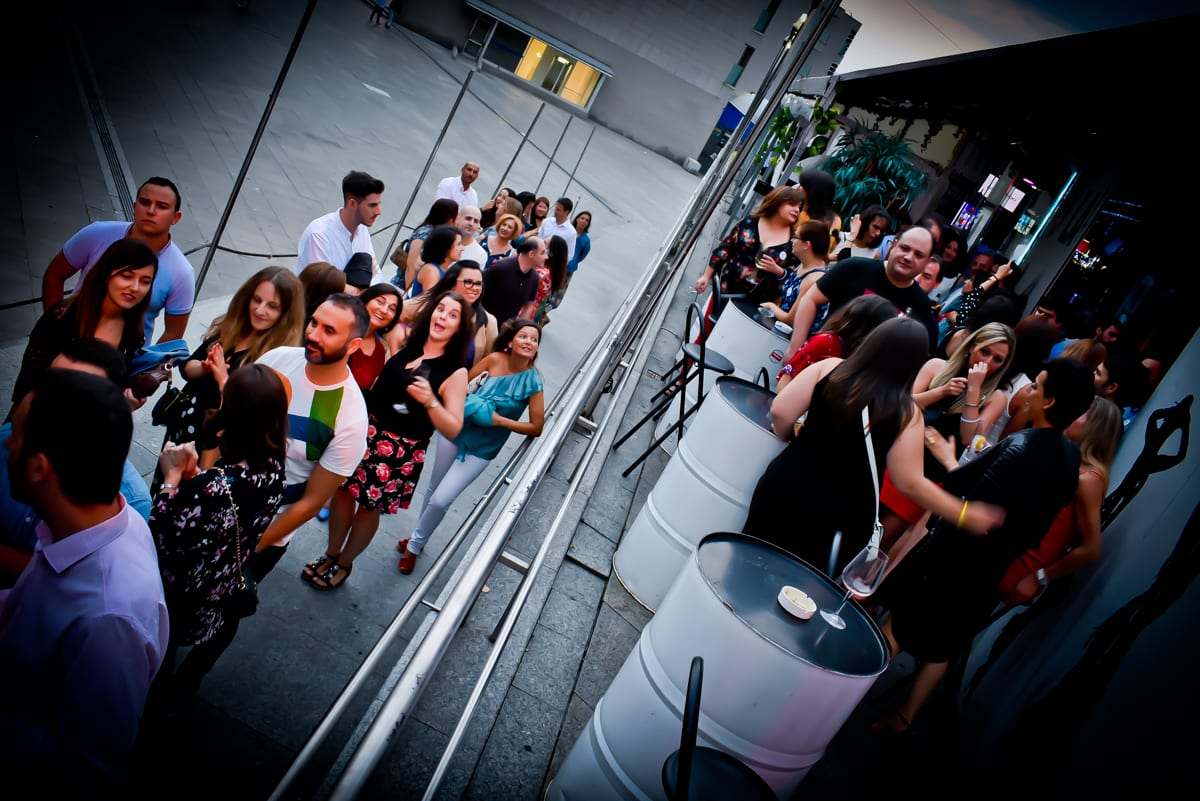 Grupos llegando a la cena en Island Club