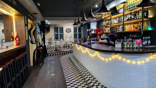 tus city 2.0 - pubs para despedidas en vigo